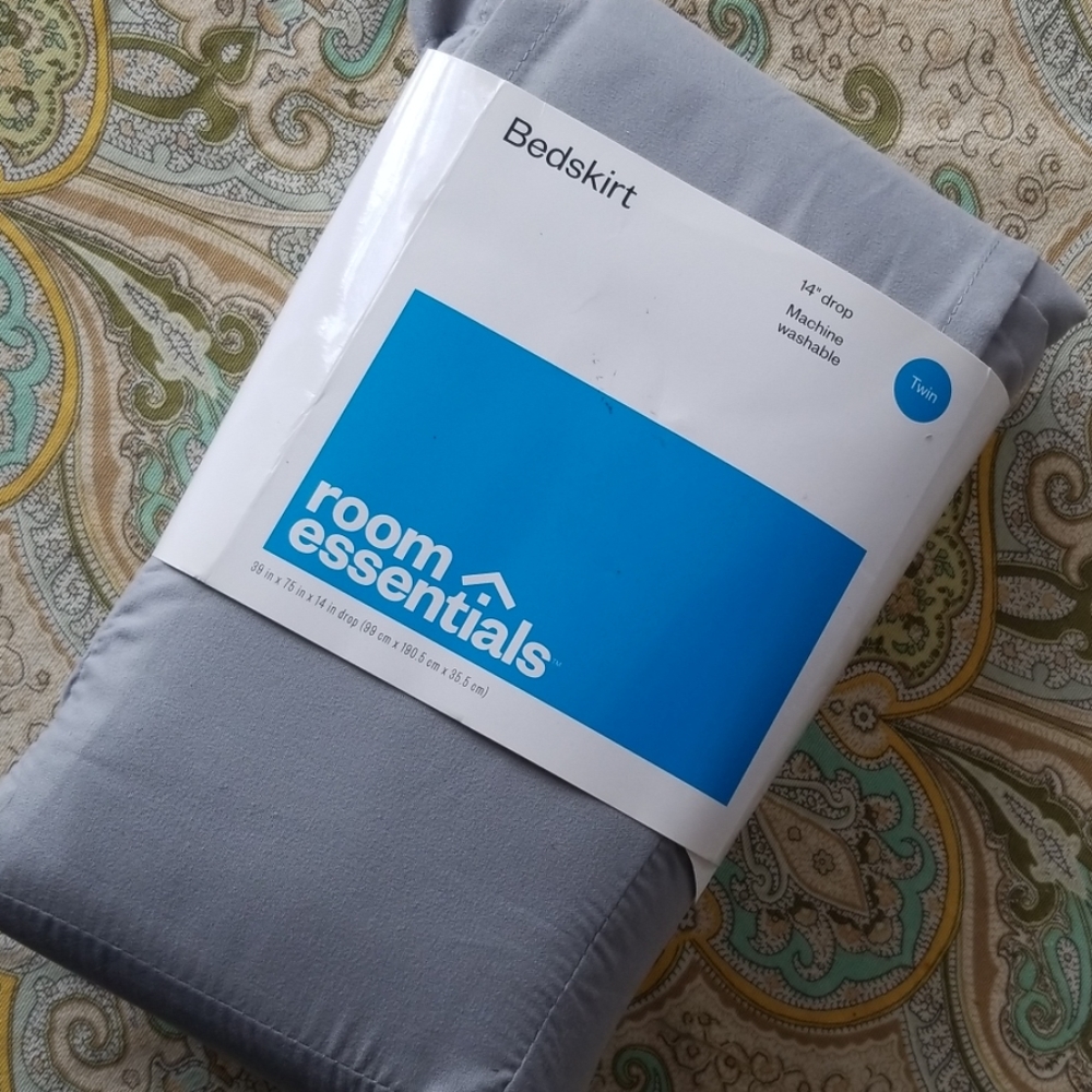 Room Essentials Target Bed Skirt Gray NWT - Picture 1 of 4